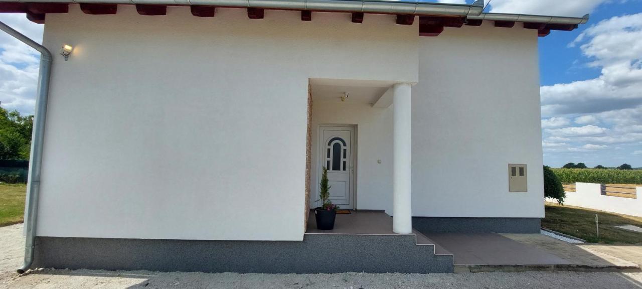 Kuca Za Odmor Domus Alba Vila Branjin Vrh Exterior foto