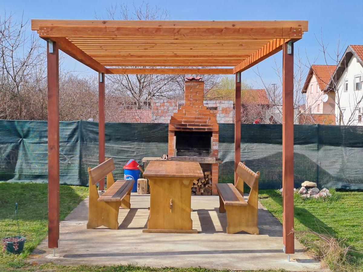 Kuca Za Odmor Domus Alba Vila Branjin Vrh Exterior foto